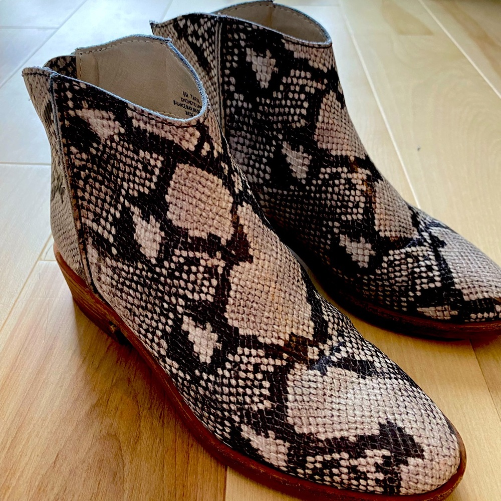 Dolce vita booties size 6